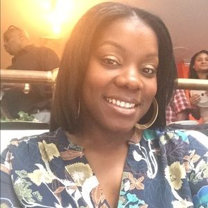 Meet your Posher, Dominique